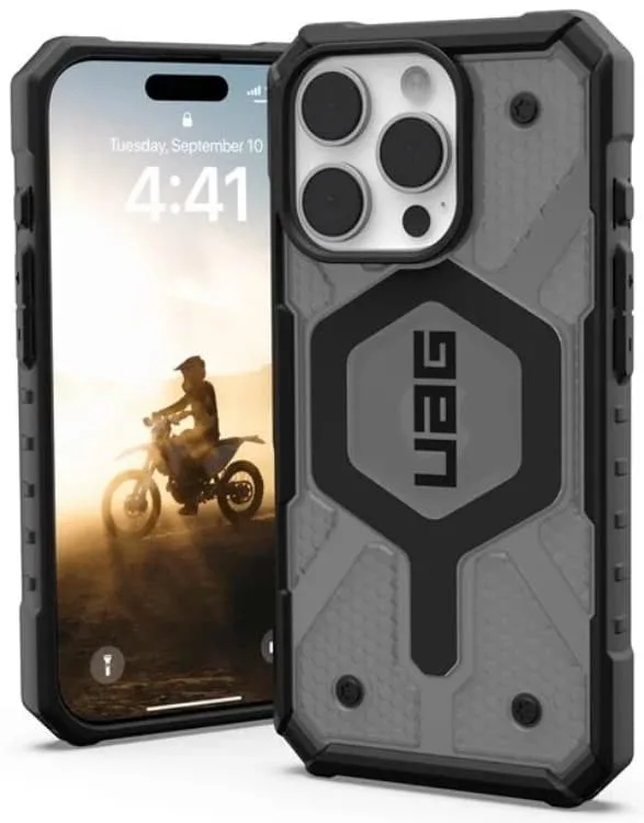 UAG Mobilskal till iPhone 16 Pro Max MagSafe Pathfinder Clear