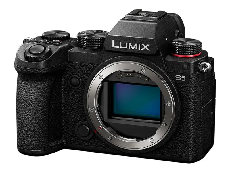 Panasonic Lumix DC-S5