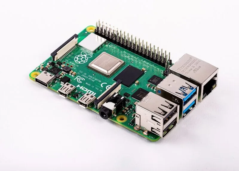 Raspberry Pi 4 Model B enkortsdator
