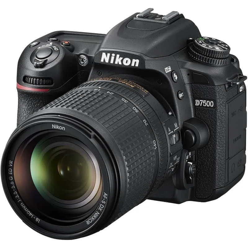 D7500 + AF-S DX NIKKOR 18-140 VR