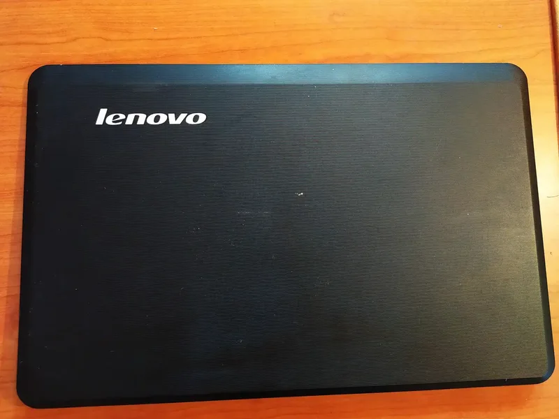Lenovo B550 W8s 2Ghd8850 W/2.0 W/HDMI